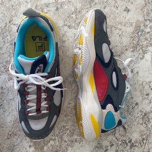 FILA Boveasorus Sneaker - womens 9, Castlerock, blue and red color pattern